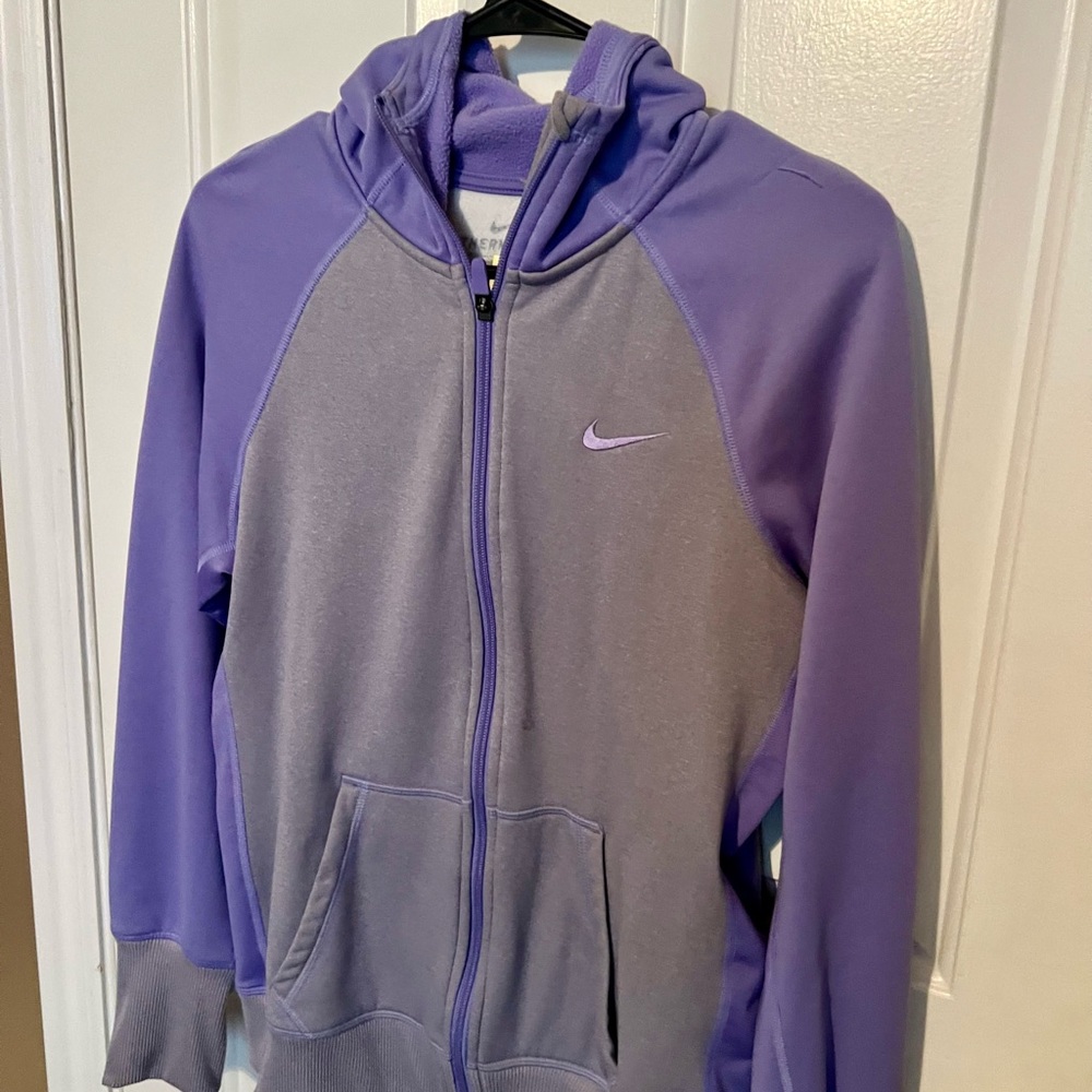 Nike Women’s Medium zip up jacket